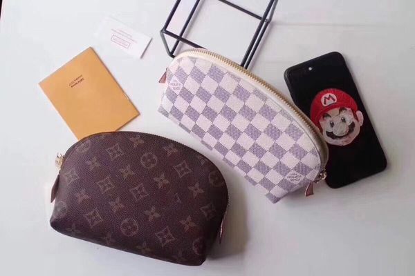 Hot men's and women's leather wallets Christmas gifts wholesale high-quality top factory suppliers 47515
Hot men's and women's leather wallets Christmas gifts wholesale high-quality top factory suppliers 47515