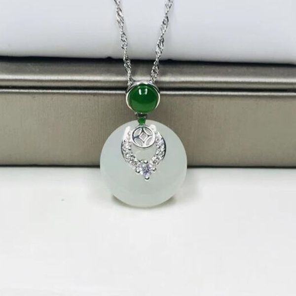 красивые 925 sterling silver white хотан jade круглый inlay циркон лаки ожерелье для женщин ювелирные изделия шарма подарков
красивые 925 sterling silver white хотан jade круглый inlay циркон лаки ожерелье для женщин ювелирные изделия шарма подарков