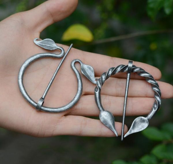 viking brooch collection vintage penannular shoulder shawl scarf clasp cloak pin medieval jewelry norse viking metal pin badge gb543, Gray
viking brooch collection vintage penannular shoulder shawl scarf clasp cloak pin medieval jewelry norse viking metal pin badge gb543, Gray