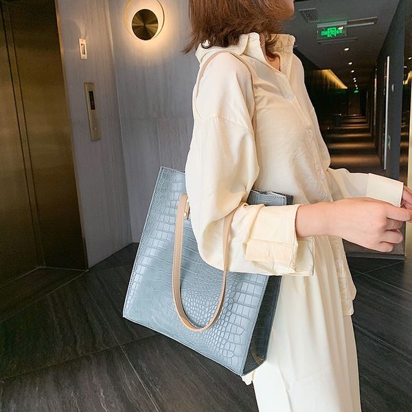 2020 new style tote bag simple soft leather shoulder bag fashion large capacity women's hand large
2020 new style tote bag simple soft leather shoulder bag fashion large capacity women's hand large