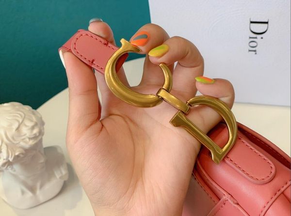 the latest fashion element saddle bag, easy to carry one shoulder bag, small, simple, classic and fashionable
the latest fashion element saddle bag, easy to carry one shoulder bag, small, simple, classic and fashionable