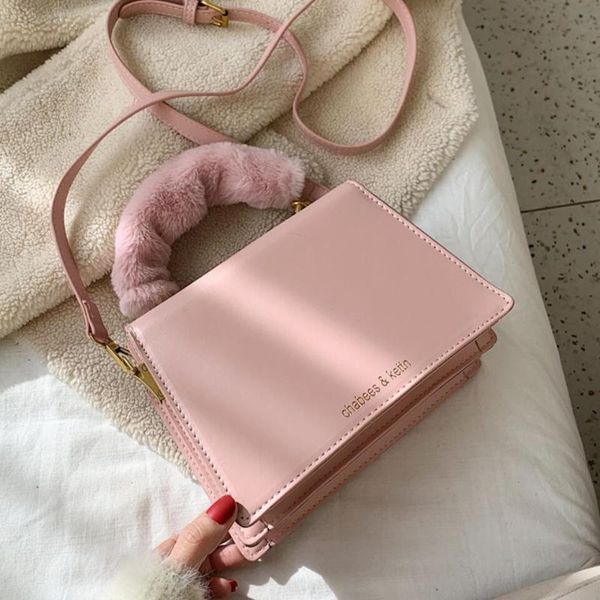 female plush handle tote bag 2019 fashion new pu leather women's handbag shoulder messenger bag
female plush handle tote bag 2019 fashion new pu leather women's handbag shoulder messenger bag