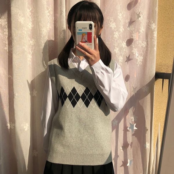 vertical, horizontal diamond shape 2 color gray sweater simple wear easy pullover, White;black
vertical, horizontal diamond shape 2 color gray sweater simple wear easy pullover, White;black