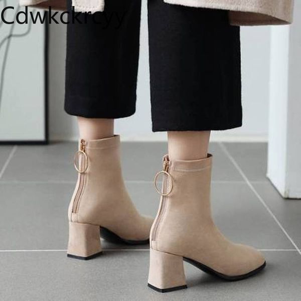winter the new fashion square head thick heel boots black plus cashmere keep warm high heel women boots size 34-43
winter the new fashion square head thick heel boots black plus cashmere keep warm high heel women boots size 34-43