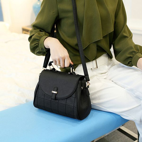 2020 new women's shoulder bag fashion solid color ladies handbag simple wild checkered flap crossbody bag small square
2020 new women's shoulder bag fashion solid color ladies handbag simple wild checkered flap crossbody bag small square