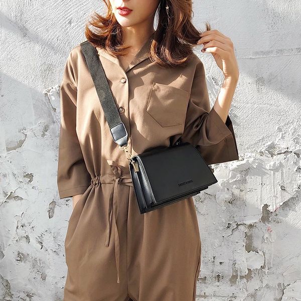 2020 vintage pu leather female party handbag wide straps bag women's single shoulder crossbody bag all-match flap
2020 vintage pu leather female party handbag wide straps bag women's single shoulder crossbody bag all-match flap