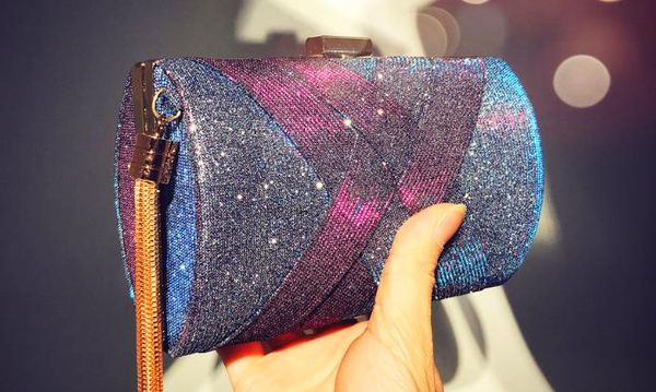 2020 new fashion ladies hand holding evening bag color changing satin tassel banquet bag
2020 new fashion ladies hand holding evening bag color changing satin tassel banquet bag