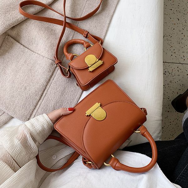 2019 new women's shoulder bags pu buckle women's bag korean fashion retro messenger small square bag
2019 new women's shoulder bags pu buckle women's bag korean fashion retro messenger small square bag