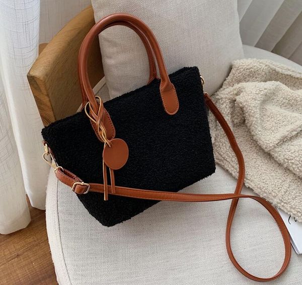 designer women single shoulder bag luxury large capacity handbag autumn winter lady plush bags fashion soft dark zip/2 
designer women single shoulder bag luxury large capacity handbag autumn winter lady plush bags fashion soft dark zip/2