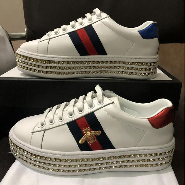 New de igner hoe ace embroidered white cry tal bee genuine leather de igner neaker men women ca ual hoe ize 35 46
New de igner hoe ace embroidered white cry tal bee genuine leather de igner neaker men women ca ual hoe ize 35 46