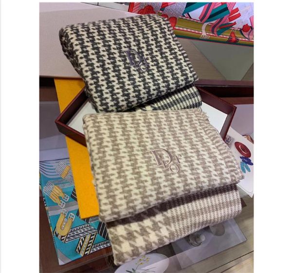 the new luxury scarf qiubirg style autumn and winter thick scarf cashmere scarf size for men and women 200*80cm, Blue;gray
the new luxury scarf qiubirg style autumn and winter thick scarf cashmere scarf size for men and women 200*80cm, Blue;gray