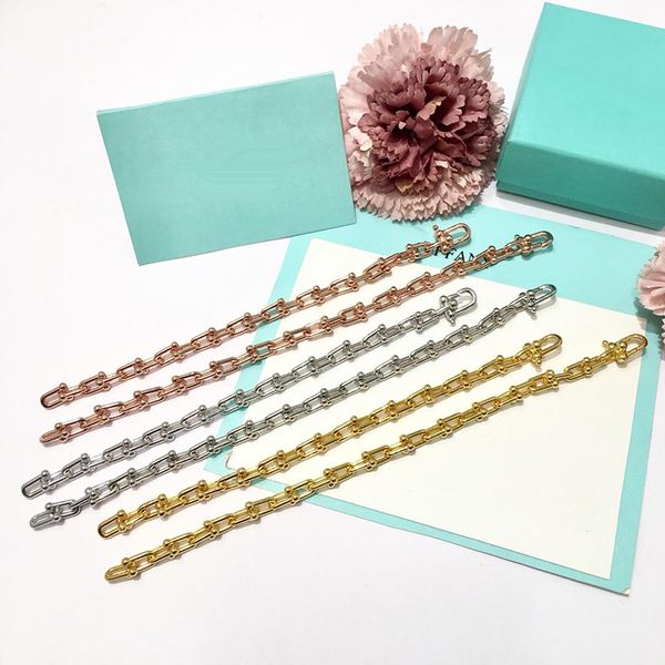 Европейский и американский мяч марки золотой браслет для женщин стринги пряжки м
Европейский и американский мяч марки золотой браслет для женщин стринги пряжки м