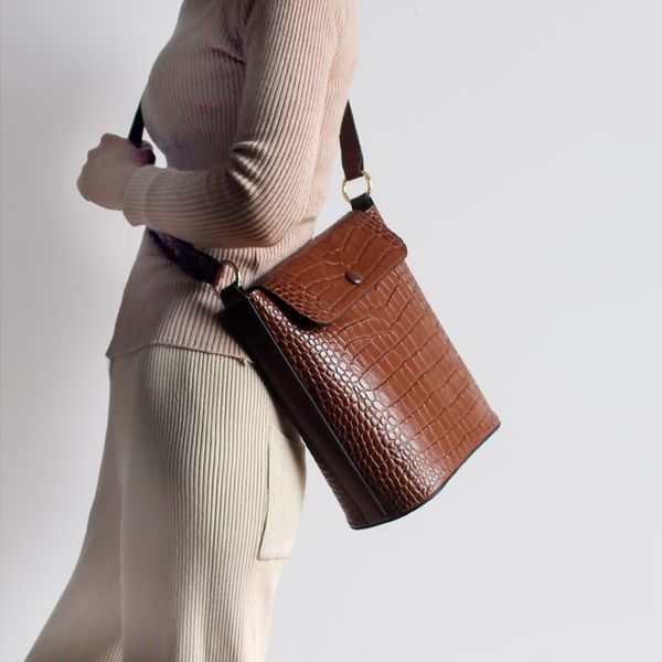 high-capacity 2019 genuine leather handbag bucket women cowhide handbags messenger bags lady alligator brown bag
high-capacity 2019 genuine leather handbag bucket women cowhide handbags messenger bags lady alligator brown bag