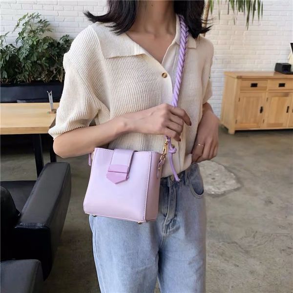 new weave shoulder belt crossbody bags for women 2020 purses and handbags fashion ladies shoulder bag bucket bag
new weave shoulder belt crossbody bags for women 2020 purses and handbags fashion ladies shoulder bag bucket bag