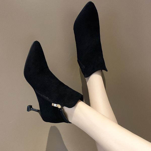 2019 winter shoes fashion ankle boots high heels thick heels pointed toe botas mujer black faux suede booties woman shoes 7684
2019 winter shoes fashion ankle boots high heels thick heels pointed toe botas mujer black faux suede booties woman shoes 7684