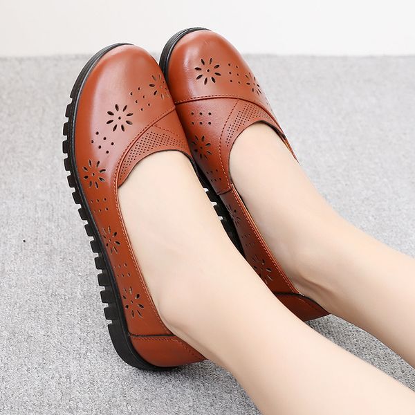 flat bottom mother shoes soft bottom middle-aged and old women's shoes comfortable breathable non-slip female leather, Black