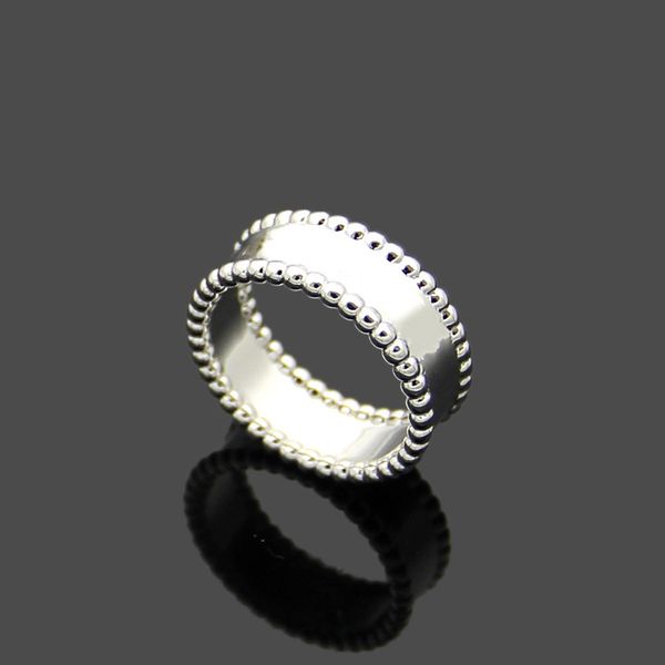 2020 z62 fahion big van brand man women ring factory wholesale decorative flower sell jewelry have logo 18k gold plated lover ring, Silver
2020 z62 fahion big van brand man women ring factory wholesale decorative flower sell jewelry have logo 18k gold plated lover ring, Silver