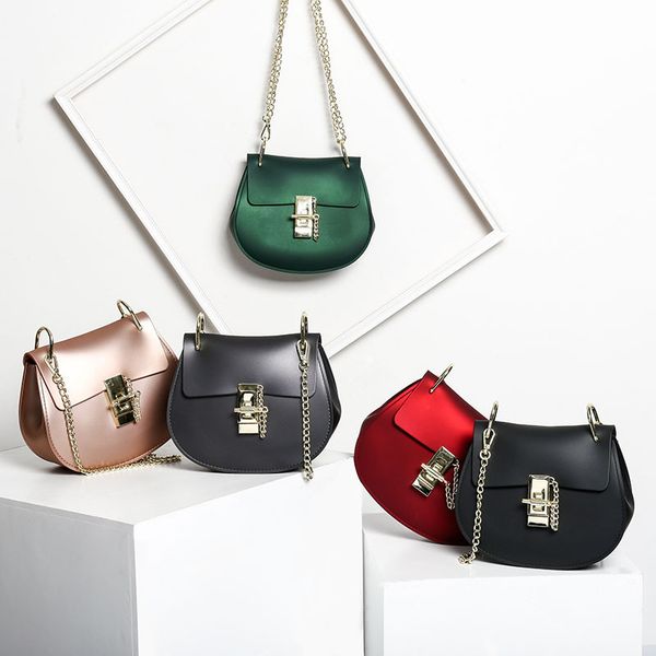 2020 new shoulder messenger small bag matte jelly bag female simple wild chain mini piggy girl solid color lock purse 
2020 new shoulder messenger small bag matte jelly bag female simple wild chain mini piggy girl solid color lock purse