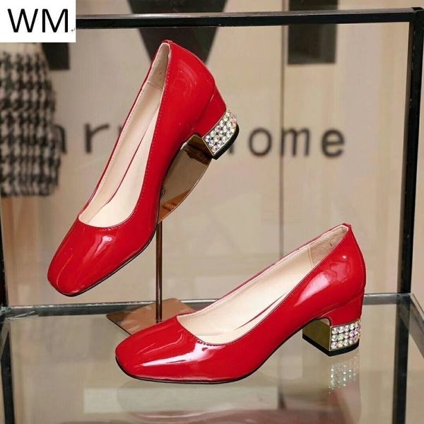 новый европейский и американский красный патентное кожа коренастый пятки женщин высокие каблуки сандалии тапочки мулы слайды насосы обувь кр
новый европейский и американский красный патентное кожа коренастый пятки женщин высокие каблуки сандалии тапочки мулы слайды насосы обувь кр