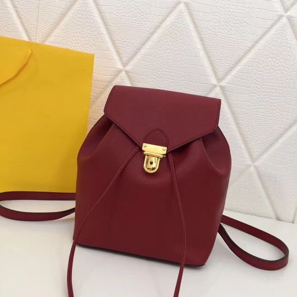 новое поступление отличное качество сделано в натуральной коже бренд дизайнер рюкзак для унисекс без коробки бесплатная доставка
новое поступление отличное качество сделано в натуральной коже бренд дизайнер рюкзак для унисекс без коробки бесплатная доставка