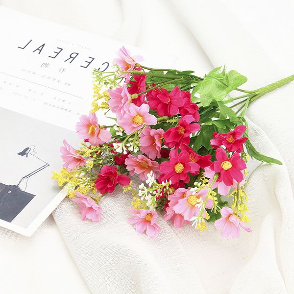 simulation little daisy flowers silk flower bouquet table sitting room put flower art and dancing foam roses plant
simulation little daisy flowers silk flower bouquet table sitting room put flower art and dancing foam roses plant
