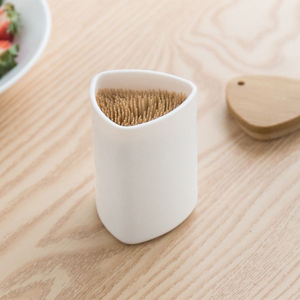 popular toothpick dispenser plastic toothpick holder with bamboo lid toothpicks dispenser for home restaurant kitchen gadgets
popular toothpick dispenser plastic toothpick holder with bamboo lid toothpicks dispenser for home restaurant kitchen gadgets