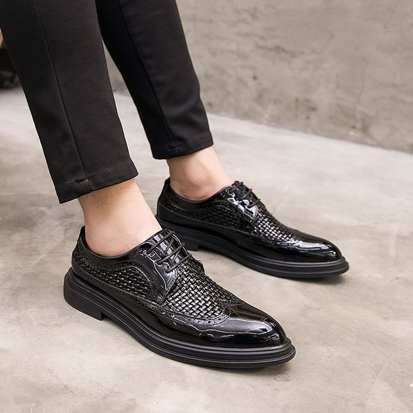 2020 new summer new mens korean-style hollow woven brock business casual shoes men patent leather breathable formal mens shoes, Black
2020 new summer new mens korean-style hollow woven brock business casual shoes men patent leather breathable formal mens shoes, Black