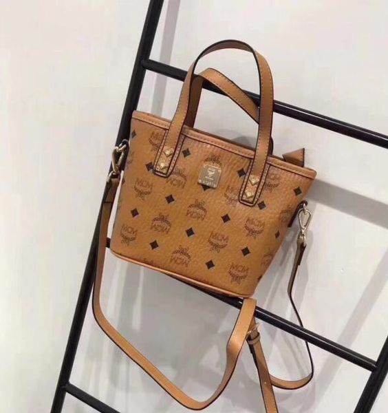 2020 designers luxury handbags purses classic chain leather mcm women shoulder bag genuine leather handbags for woman, Silver
2020 designers luxury handbags purses classic chain leather mcm women shoulder bag genuine leather handbags for woman, Silver