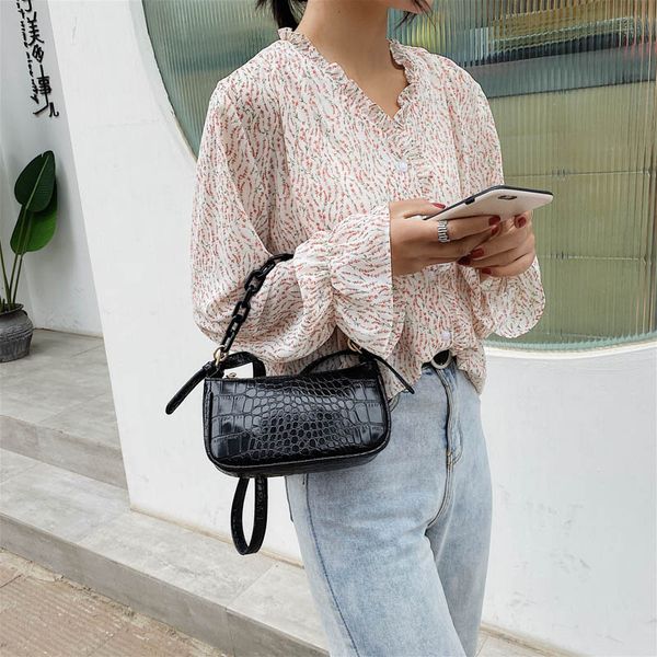 2020 summer chain shoulder handbags travel hand bag crocodile pattern solid color pu leather small armpit bags for women
2020 summer chain shoulder handbags travel hand bag crocodile pattern solid color pu leather small armpit bags for women