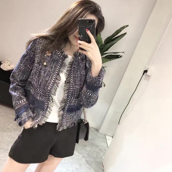 new 2019 autumn winter small fragrant tweed jacket coat women fashion cardigan long sleeve tassels fringed short jacket outwear, Black;brown
new 2019 autumn winter small fragrant tweed jacket coat women fashion cardigan long sleeve tassels fringed short jacket outwear, Black;brown
