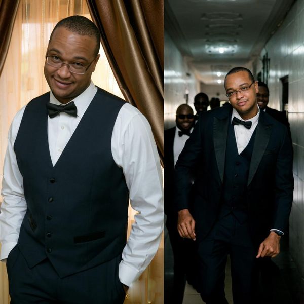 plus size black wedding tuxedos 3 pieces one button mens prom pants suits classic fit formal groom wear, Black;gray
plus size black wedding tuxedos 3 pieces one button mens prom pants suits classic fit formal groom wear, Black;gray