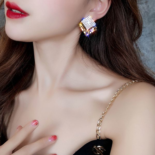 темперамент light luxury серьга атмосфера флэш площадь геометрические серьги sequined женские, Golden;silver
темперамент light luxury серьга атмосфера флэш площадь геометрические серьги sequined женские, Golden;silver