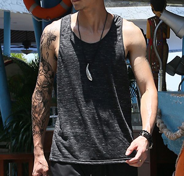 new brand mens bodybuilding tank cotton men sleeveless t shirts casual beach vest men fitness clothing 2017, White;black
new brand mens bodybuilding tank cotton men sleeveless t shirts casual beach vest men fitness clothing 2017, White;black
