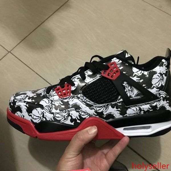 with box) travis scotts tattoo 4 4s basketball shoes for men fashion graffiti black white printing sneaker fashion elements designer shoes 
with box) travis scotts tattoo 4 4s basketball shoes for men fashion graffiti black white printing sneaker fashion elements designer shoes
