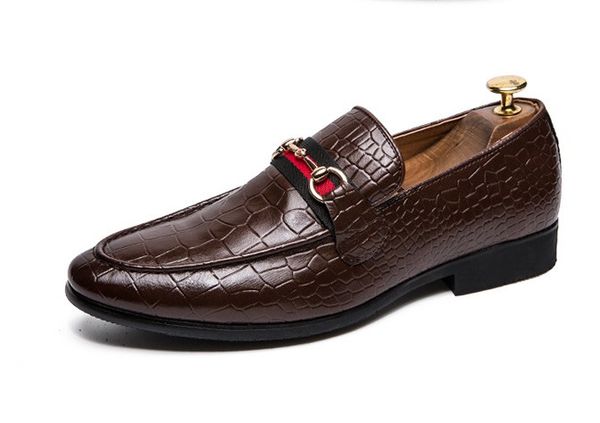 new style black brown leather rivets loafers designer fashion slip-on mens dress shoes handmade men smoking shoes casual flat shoes
new style black brown leather rivets loafers designer fashion slip-on mens dress shoes handmade men smoking shoes casual flat shoes