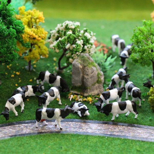 p8714 30 pcs ho scale painted farm animals cows 5 different poses model railway new 
p8714 30 pcs ho scale painted farm animals cows 5 different poses model railway new