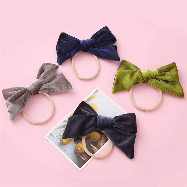 1pcs velvet bowknot headbands for baby girls solid cute elastic nylon bow headband new toddler girls hair accessories, Slivery;white
1pcs velvet bowknot headbands for baby girls solid cute elastic nylon bow headband new toddler girls hair accessories, Slivery;white