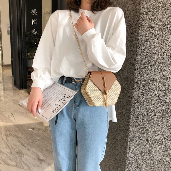новое прибытие сумки плеча отдыха женщин ретро weave кожа crossbody сумка кисточкой новая тенденция цепи сумка элегантный телефон монет сумк
новое прибытие сумки плеча отдыха женщин ретро weave кожа crossbody сумка кисточкой новая тенденция цепи сумка элегантный телефон монет сумк