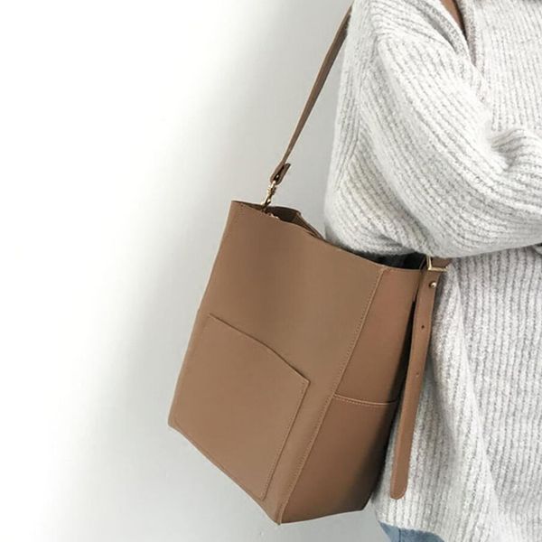 luxury handbags leather big women bags designer wild shoulder bag casual female bags trunk tote ladies large bolsos
luxury handbags leather big women bags designer wild shoulder bag casual female bags trunk tote ladies large bolsos