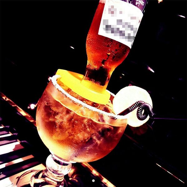 1pc plastic bottle buckle beer cocktail snap bar drink clips bottle holders wine bar kitchen accessories kitchen pratical tools other bar pr
1pc plastic bottle buckle beer cocktail snap bar drink clips bottle holders wine bar kitchen accessories kitchen pratical tools other bar pr