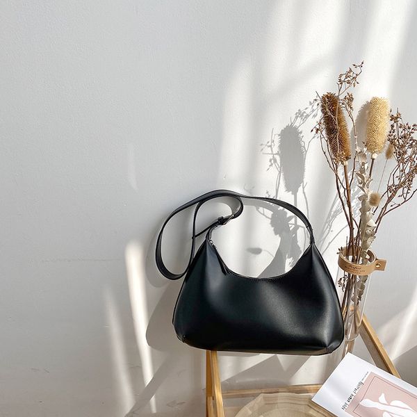 dongdaemun 2020 new ladies bag fashion temperament shoulder bag simple solid color diagonal underarm female tide
dongdaemun 2020 new ladies bag fashion temperament shoulder bag simple solid color diagonal underarm female tide