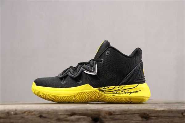 2020 sponge x kyrie 5 pineapple house mens basketball shoes irving 5s graffiti keep sue fresh cj6951-800 designer sneakers size us 12 eur 46
2020 sponge x kyrie 5 pineapple house mens basketball shoes irving 5s graffiti keep sue fresh cj6951-800 designer sneakers size us 12 eur 46