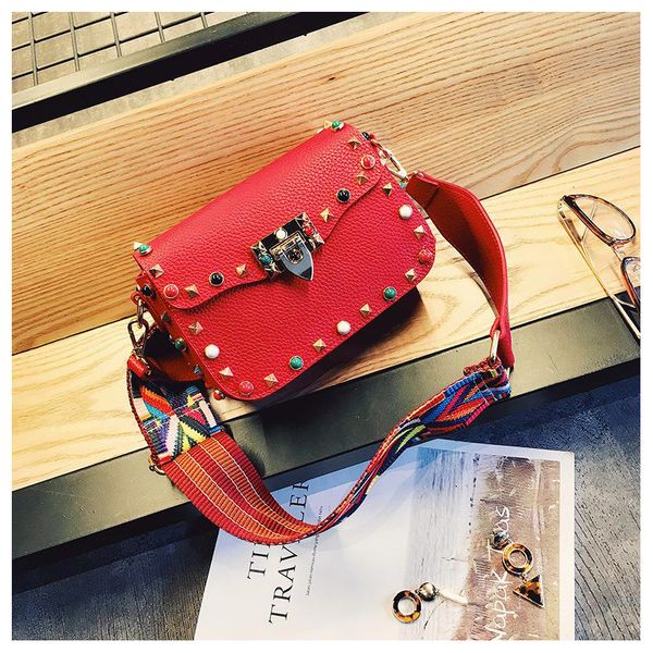 new luxury shoulder bags retro rivets pu leather colorful stripes strap designer handbags messenger bag small clutch crossbody bag
new luxury shoulder bags retro rivets pu leather colorful stripes strap designer handbags messenger bag small clutch crossbody bag