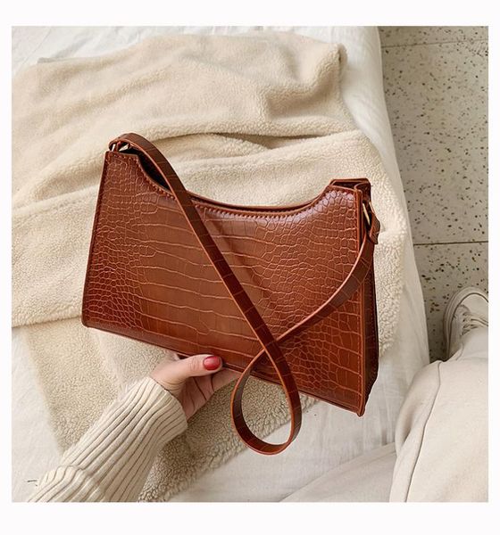 female 2020 new pu retro women bag over shoulder messenger bag alligator pattern fashion shoulder women handbag
female 2020 new pu retro women bag over shoulder messenger bag alligator pattern fashion shoulder women handbag