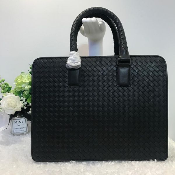 2019 handbag men briefcase men leather bag office bags cowhide business affairs bag file pack weave new pattern genuine leather
2019 handbag men briefcase men leather bag office bags cowhide business affairs bag file pack weave new pattern genuine leather