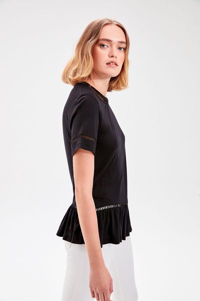 trendyol black ruffle knitted blouse twoaw20bz0309, White