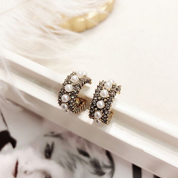 korean vintage simple silver needle c-shaped stud earrings temperament fashion girl women accessories jewelry, Golden;silver
korean vintage simple silver needle c-shaped stud earrings temperament fashion girl women accessories jewelry, Golden;silver