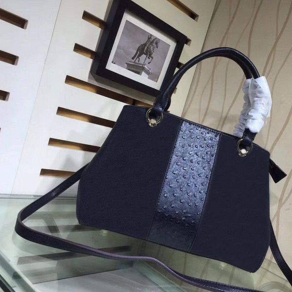 new fashion luxury designer woman handbag cross body bags shoulder genuine leather tote purse bag cowhide leather ostrich print
new fashion luxury designer woman handbag cross body bags shoulder genuine leather tote purse bag cowhide leather ostrich print