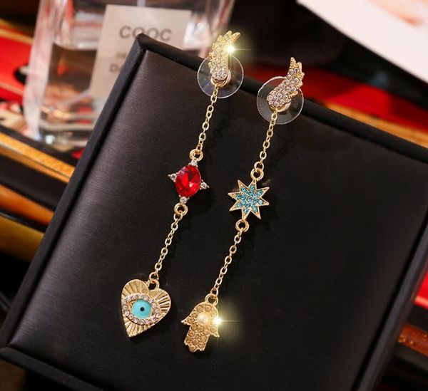 angel wing women high-grade palm love long asymmetrical temperament silver needle earrings
angel wing women high-grade palm love long asymmetrical temperament silver needle earrings