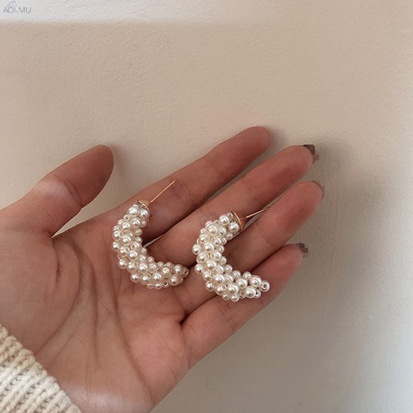 aomu 2019 new korea fashion design vintage geometric curved personality moon pearl beads stud earrings for women girl gift, Golden;silver
aomu 2019 new korea fashion design vintage geometric curved personality moon pearl beads stud earrings for women girl gift, Golden;silver